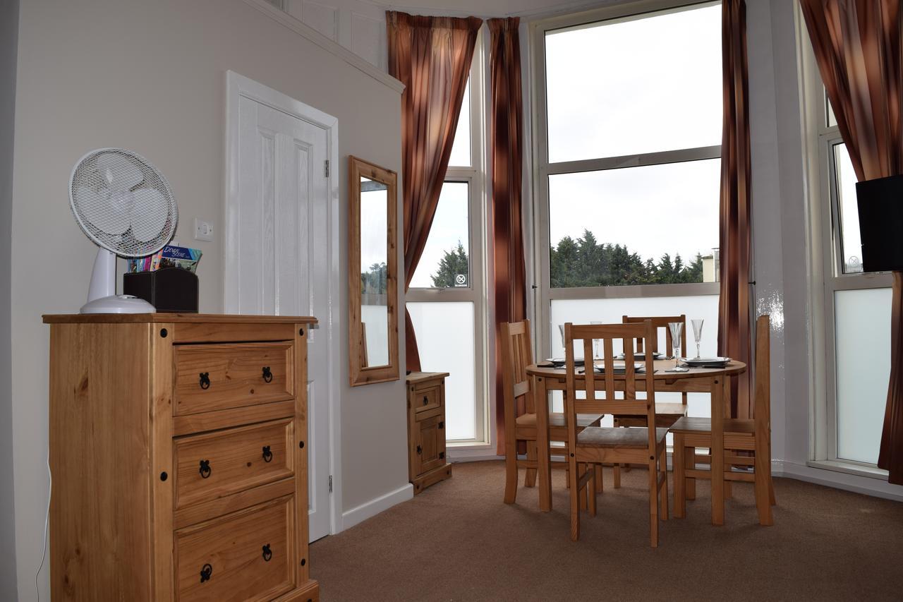 Tor Park Holiday Flatlets توركواي المظهر الخارجي الصورة